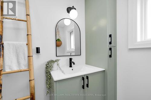 154 Cornwall Heights, Brampton, ON - Indoor Photo Showing Bathroom