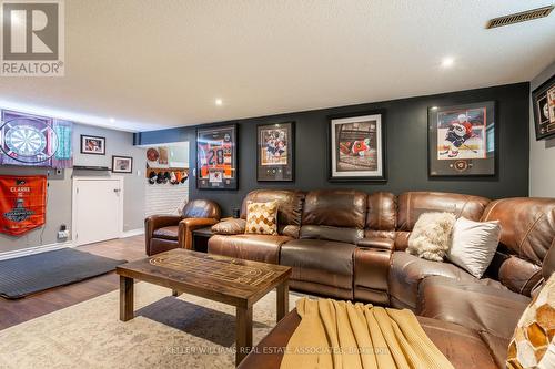 5290 Joel Avenue, Burlington, ON - Indoor Photo Showing Living Room