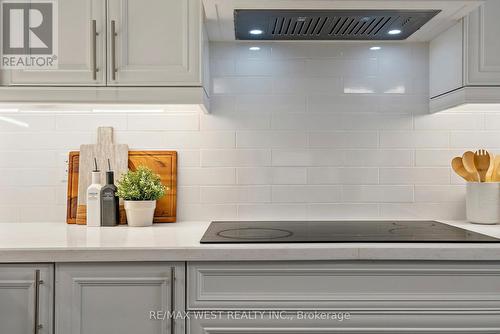 64 Weaver Terrace, New Tecumseth, ON - Indoor Photo Showing Kitchen