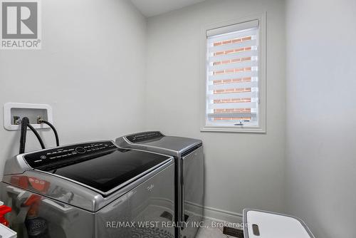 64 Weaver Terrace, New Tecumseth, ON - Indoor Photo Showing Laundry Room