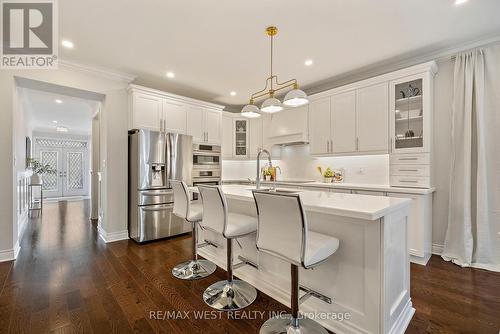 64 Weaver Terrace, New Tecumseth, ON - Indoor Photo Showing Kitchen With Upgraded Kitchen