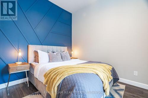 58 Park Street, Barrie, ON - Indoor Photo Showing Bedroom