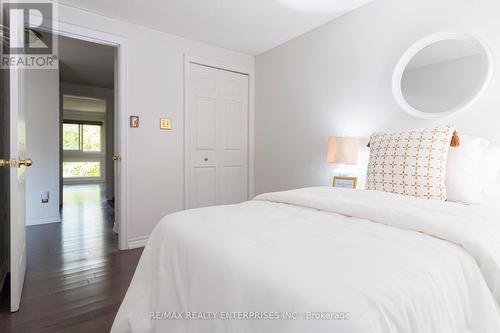 41 - 1060 Walden Circle, Mississauga, ON - Indoor Photo Showing Bedroom