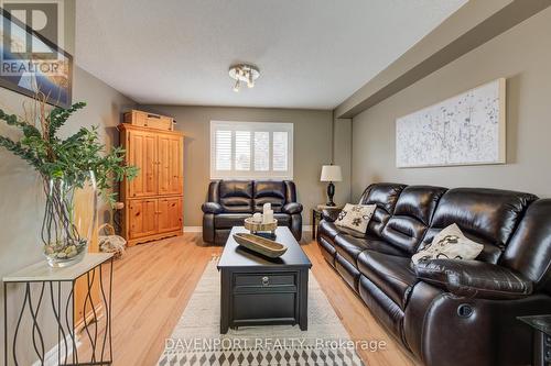 101 Elaine Drive, Orangeville, ON - Indoor Photo Showing Living Room