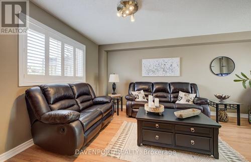 101 Elaine Drive, Orangeville, ON - Indoor Photo Showing Living Room