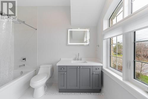 110 Snively Street, Richmond Hill, ON - Indoor Photo Showing Bathroom