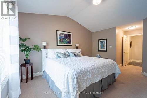 30 Montebello Terrace, New Tecumseth, ON - Indoor Photo Showing Bedroom