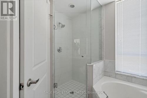 75 Sloping Sky Mews, Toronto, ON - Indoor Photo Showing Bathroom