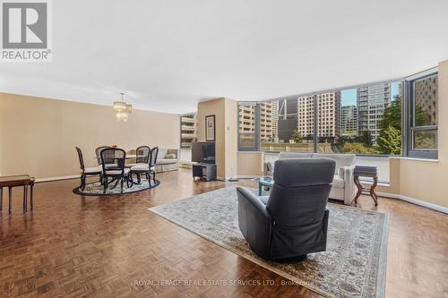 703 - 1166 Bay Street, Toronto, ON - Indoor