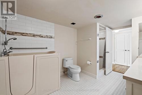 703 - 1166 Bay Street, Toronto, ON - Indoor Photo Showing Bathroom