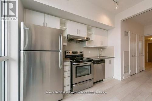 1010 - 160 Vanderhoof Avenue, Toronto, ON - Indoor Photo Showing Kitchen With Stainless Steel Kitchen