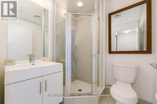 1010 - 160 Vanderhoof Avenue, Toronto, ON - Indoor Photo Showing Bathroom