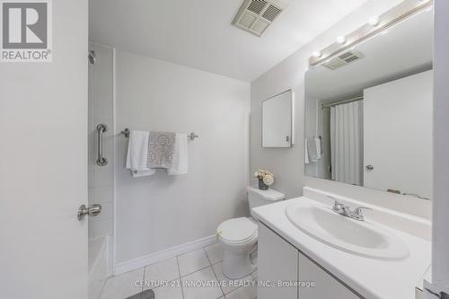 410 - 300 Alton Towers Circle, Toronto, ON - Indoor Photo Showing Bathroom