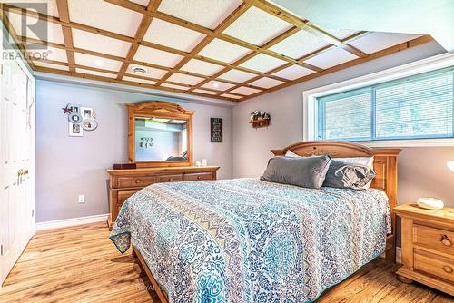 36 Riverside Drive, Kawartha Lakes, ON - Indoor Photo Showing Bedroom