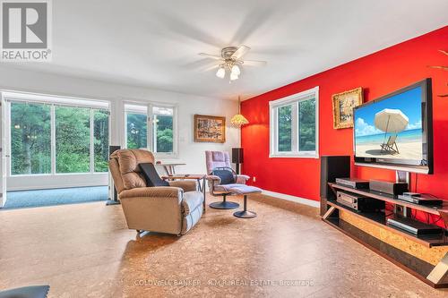 1207 County 23 Road, Alnwick/Haldimand, ON - Indoor Photo Showing Living Room