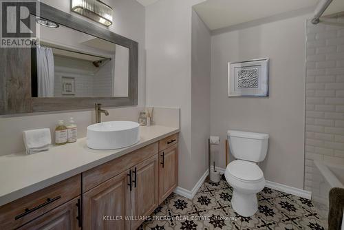 1720 County Rd 2, Prince Edward County, ON - Indoor Photo Showing Bathroom