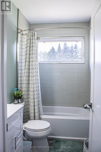 138 Shrike Road, Kawartha Lakes, ON - Indoor Photo Showing Bathroom