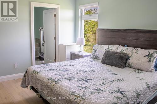 138 Shrike Road, Kawartha Lakes, ON - Indoor Photo Showing Bedroom