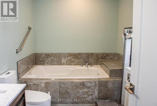 138 Shrike Road, Kawartha Lakes, ON - Indoor Photo Showing Bathroom