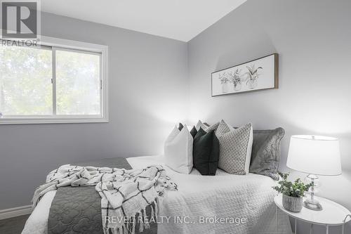 36 Birchcliff Avenue, Kawartha Lakes, ON - Indoor Photo Showing Bedroom