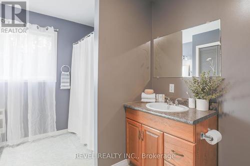 36 Birchcliff Avenue, Kawartha Lakes, ON - Indoor Photo Showing Bathroom
