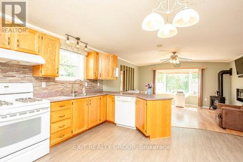 #30-152 Concession Road 11 W, Trent Hills (Hastings), ON - Indoor Photo Showing Kitchen