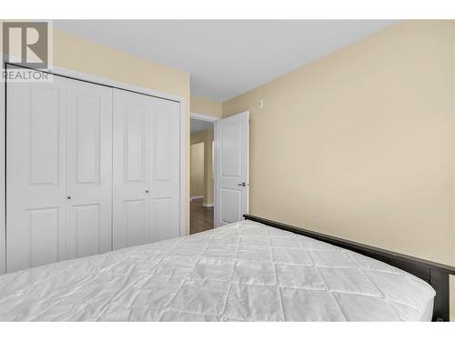 551 Yates Road Unit# 302, Kelowna, BC - Indoor Photo Showing Bedroom
