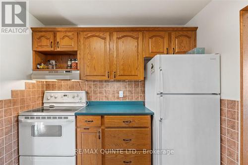 987 Highway 62 Road, Prince Edward County, ON - Indoor Photo Showing Kitchen
