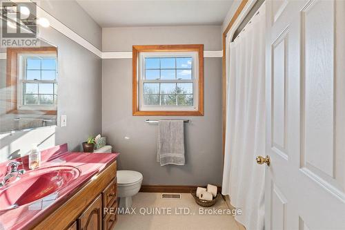 987 Highway 62 Road, Prince Edward County, ON - Indoor Photo Showing Bathroom