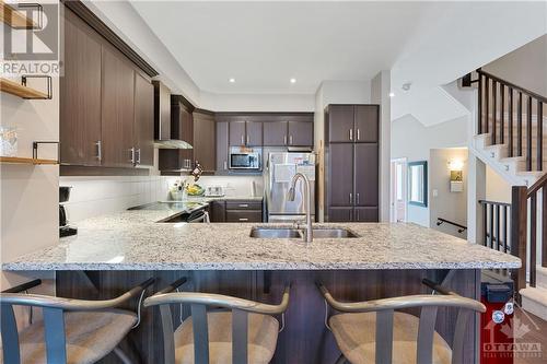 502 Stargazer Crescent, Ottawa, ON - Indoor Photo Showing Kitchen With Upgraded Kitchen