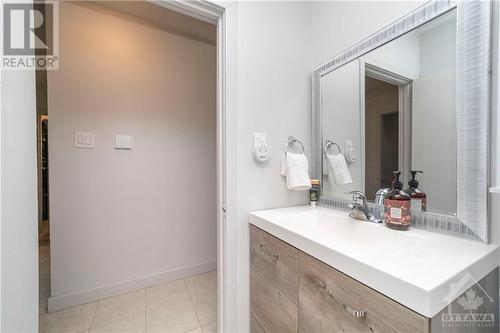 Photo is from previous tenant - 891 Riddell Avenue N, Ottawa, ON - Indoor Photo Showing Bathroom
