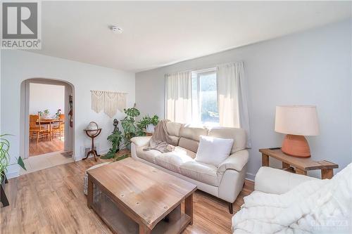 Photo is from previous tenant - 891 Riddell Avenue N, Ottawa, ON - Indoor Photo Showing Living Room