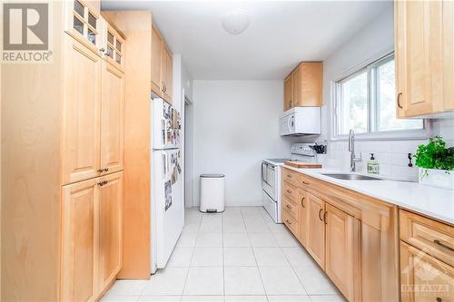 Photo is from previous tenant - 891 Riddell Avenue N, Ottawa, ON - Indoor Photo Showing Kitchen