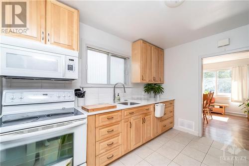 Photo is from previous tenant - 891 Riddell Avenue N, Ottawa, ON - Indoor Photo Showing Kitchen