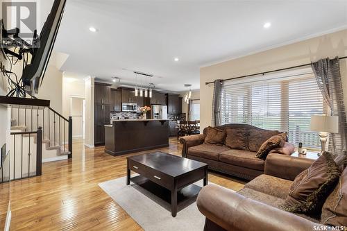 327 Arscott Crescent, Saskatoon, SK - Indoor Photo Showing Living Room