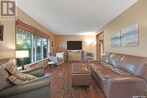 238 Postnikoff Crescent, Saskatoon, SK - Indoor Photo Showing Living Room