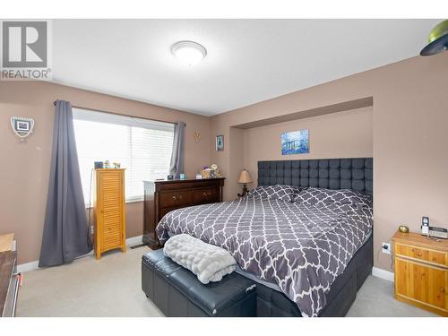 384 Klassen Road, Kelowna, BC - Indoor Photo Showing Bedroom