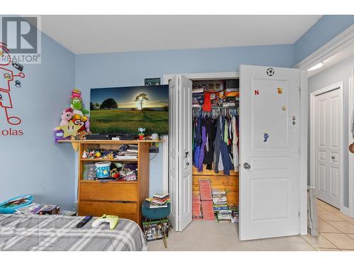 384 Klassen Road, Kelowna, BC - Indoor Photo Showing Bedroom