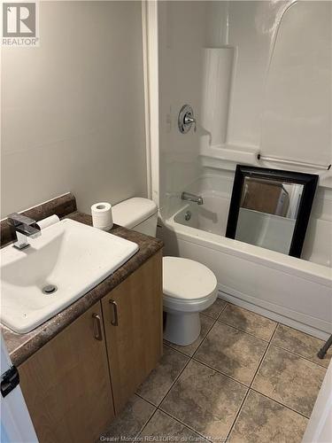 22 Macaleese, Moncton, NB - Indoor Photo Showing Bathroom