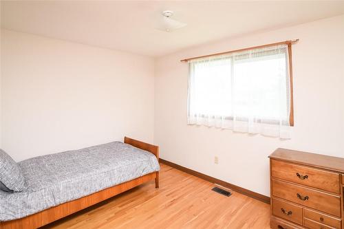 87 Roehampton Avenue, St. Catharines, ON - Indoor Photo Showing Bedroom