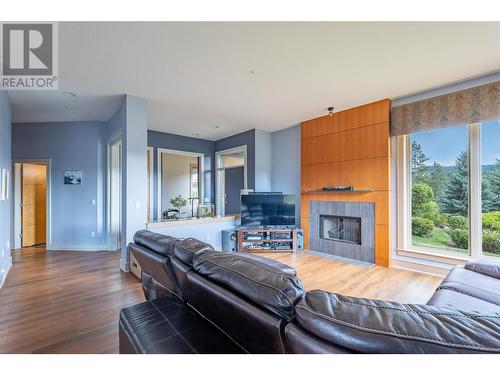 101 Falcon Point Way Unit# 3, Vernon, BC - Indoor Photo Showing Living Room With Fireplace