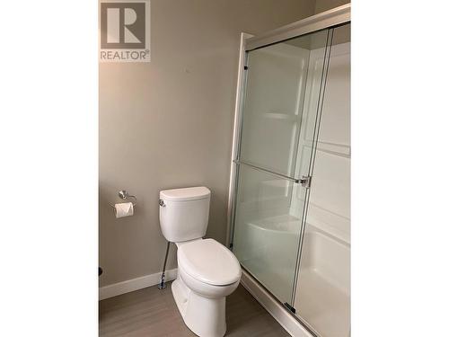 4077 28 Street, Vernon, BC - Indoor Photo Showing Bathroom