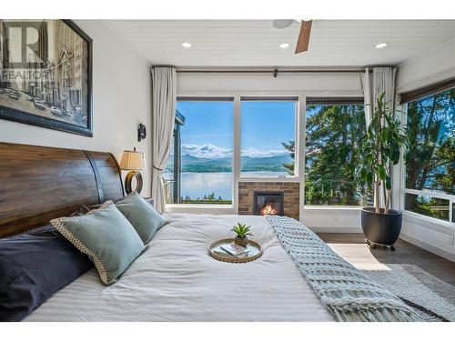 2740 Lakeview Road, West Kelowna, BC - Indoor Photo Showing Bedroom