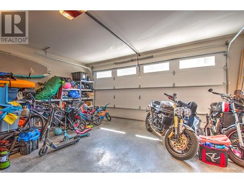 6600 Okanagan Avenue Unit# 28 Lot# 28, Vernon, BC - Indoor Photo Showing Garage
