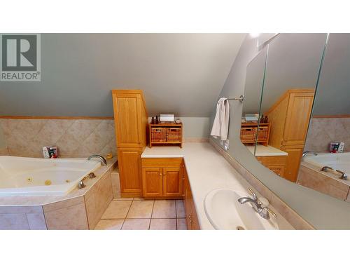 954 Barkerville Highway, Quesnel, BC - Indoor Photo Showing Bathroom
