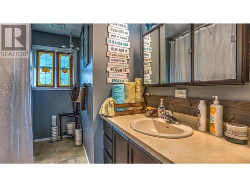 11429 Priest Valley Drive, Coldstream, BC - Indoor Photo Showing Bathroom