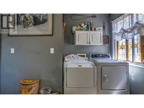 11429 Priest Valley Drive, Coldstream, BC - Indoor Photo Showing Laundry Room