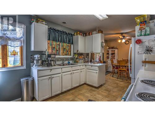 11429 Priest Valley Drive, Coldstream, BC - Indoor Photo Showing Kitchen With Double Sink