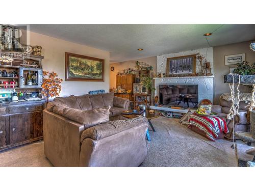 11429 Priest Valley Drive, Coldstream, BC - Indoor Photo Showing Living Room With Fireplace