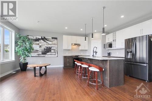 237 Condado Crescent, Ottawa, ON - Indoor Photo Showing Kitchen With Upgraded Kitchen